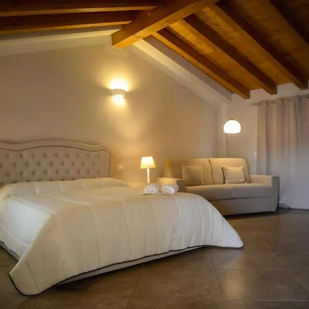 La Corte Dell'elmo Oda ve Kahvaltı 4*