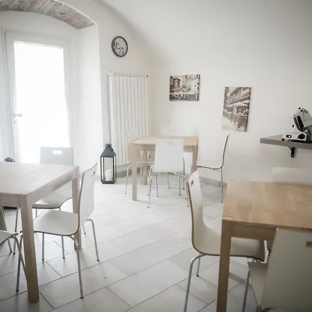 Oda ve Kahvaltı La Corte Dell'elmo 4*