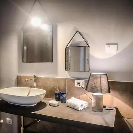 La Corte Dell'elmo Bed & Breakfast 3*