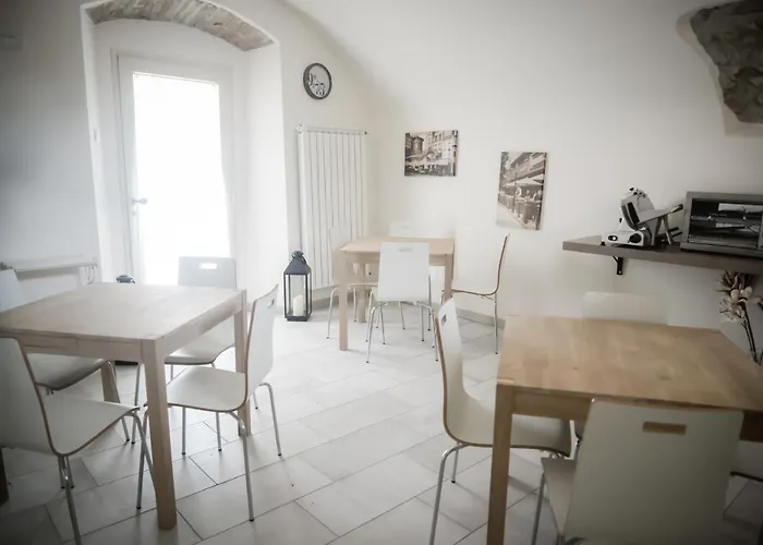 Frühstückspension La Corte Dell'elmo 4*