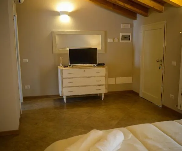 Bed & Breakfast La Corte Dell'elmo