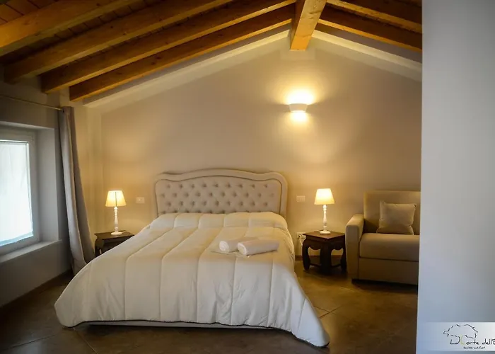 Bed & Breakfast La Corte Dell'elmo 4*