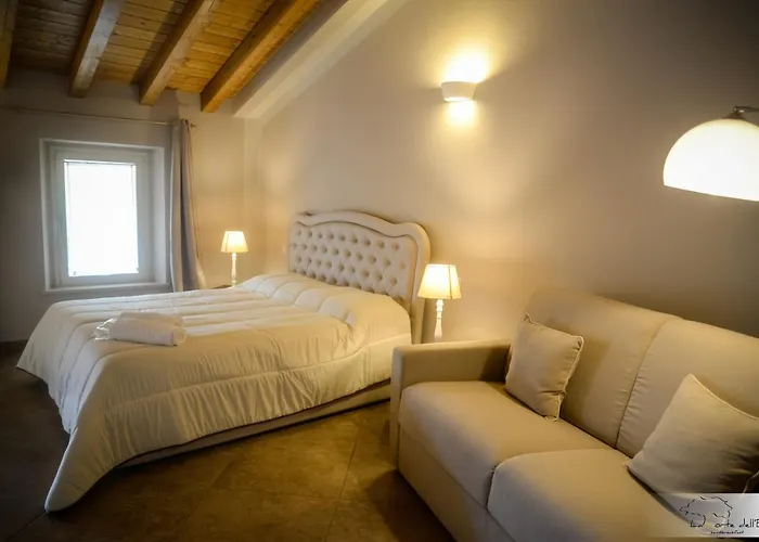 Bed & Breakfast La Corte Dell'elmo 4*